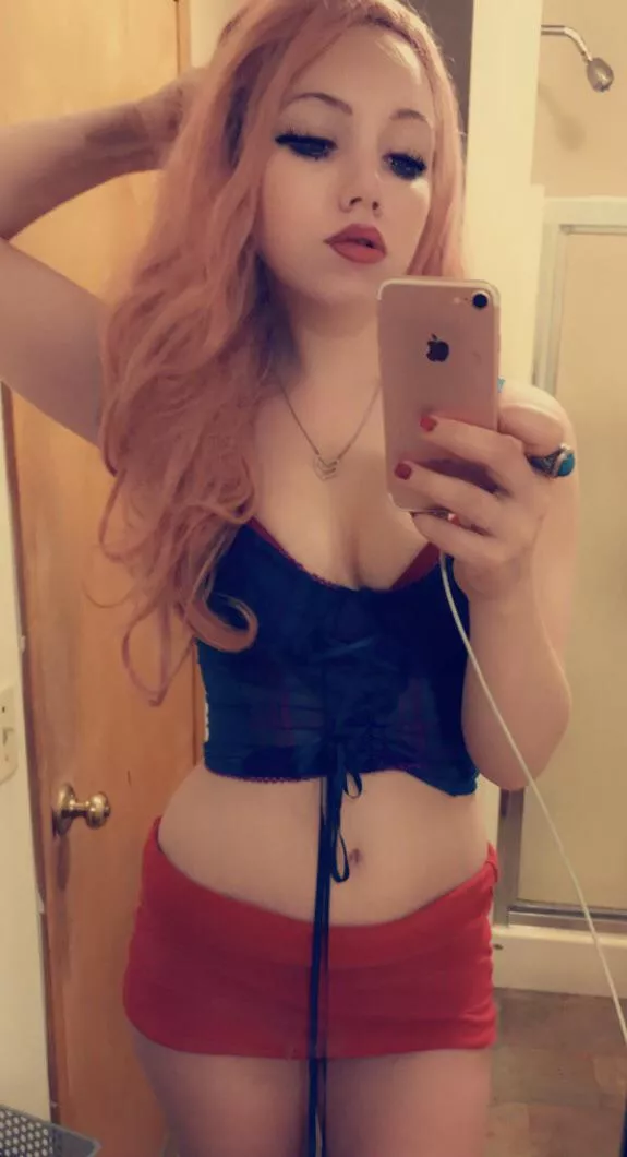 [domme] come be a good lil pet and come take dere of your goddess x😈