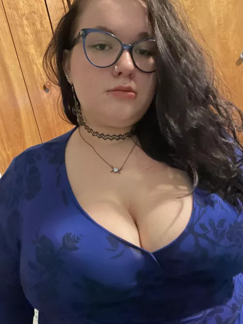 [domme] Come little piggies to worship your goddess. Submit to me, you know you want to.