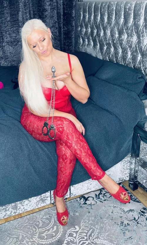 [domme] Sluts need to be trained, how else will you learn that your ass is there for my amusement only