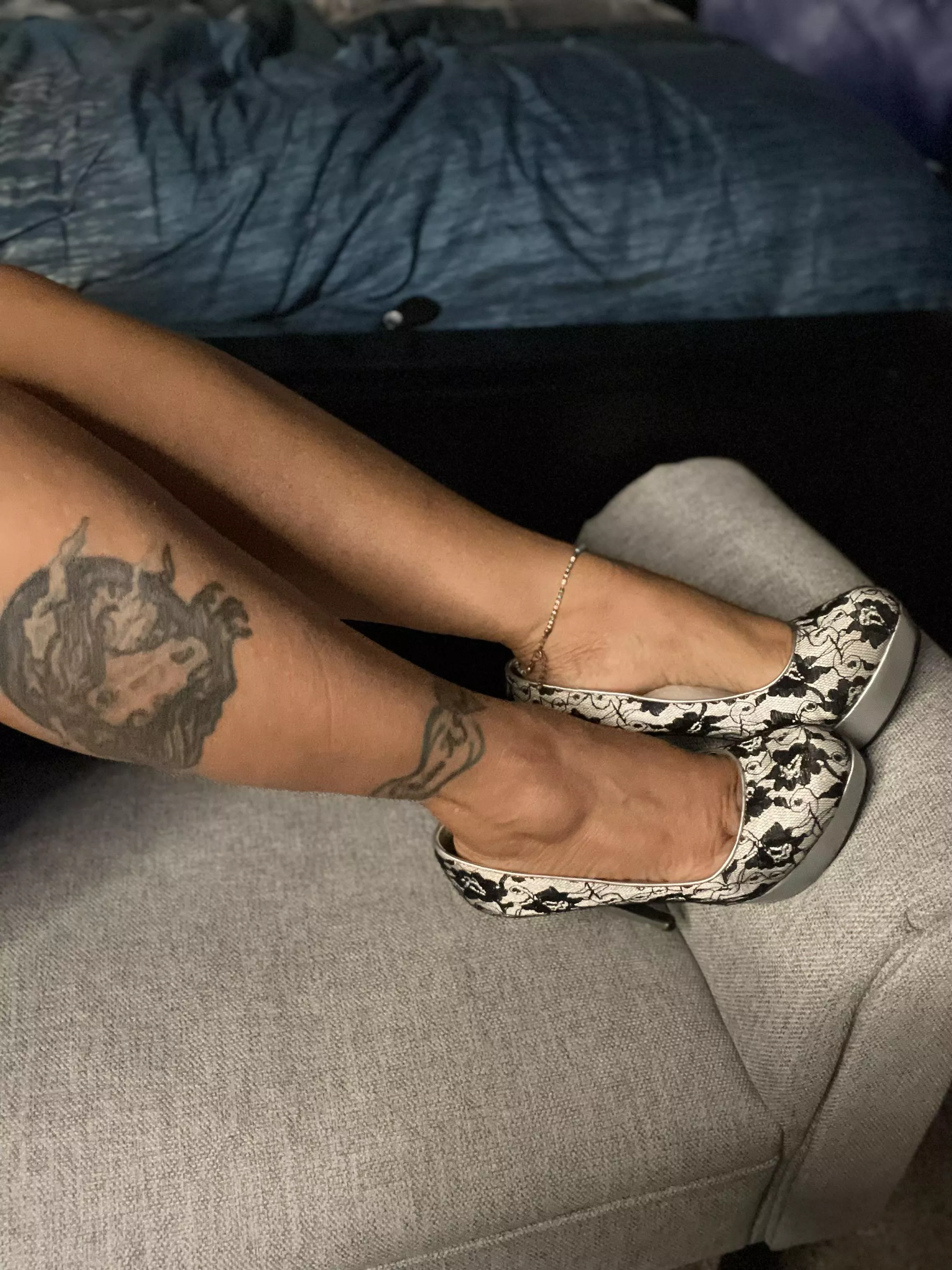 Don’t even need nylons to make my legs look good Don’t even need nylons to make my legs look good
