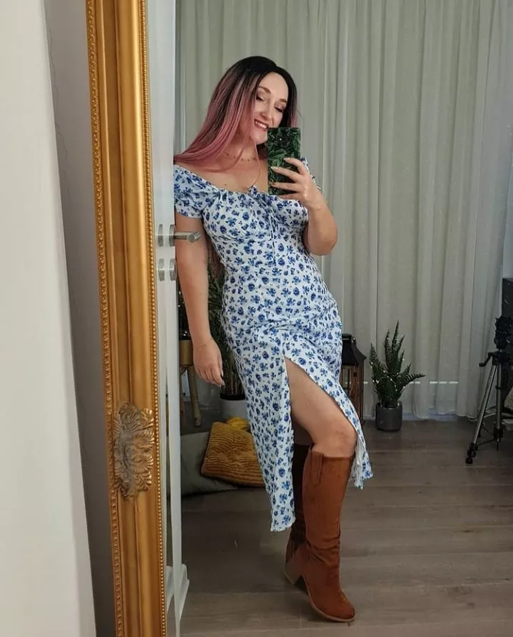 Don't hold back...please tell me. Would you let me ruin your orgasm? Maybe give you some instructions on how to rub your dick for me? Or would you play with your cum for me? Or maybe...just maybe fuck my thick ass and make a cream pie