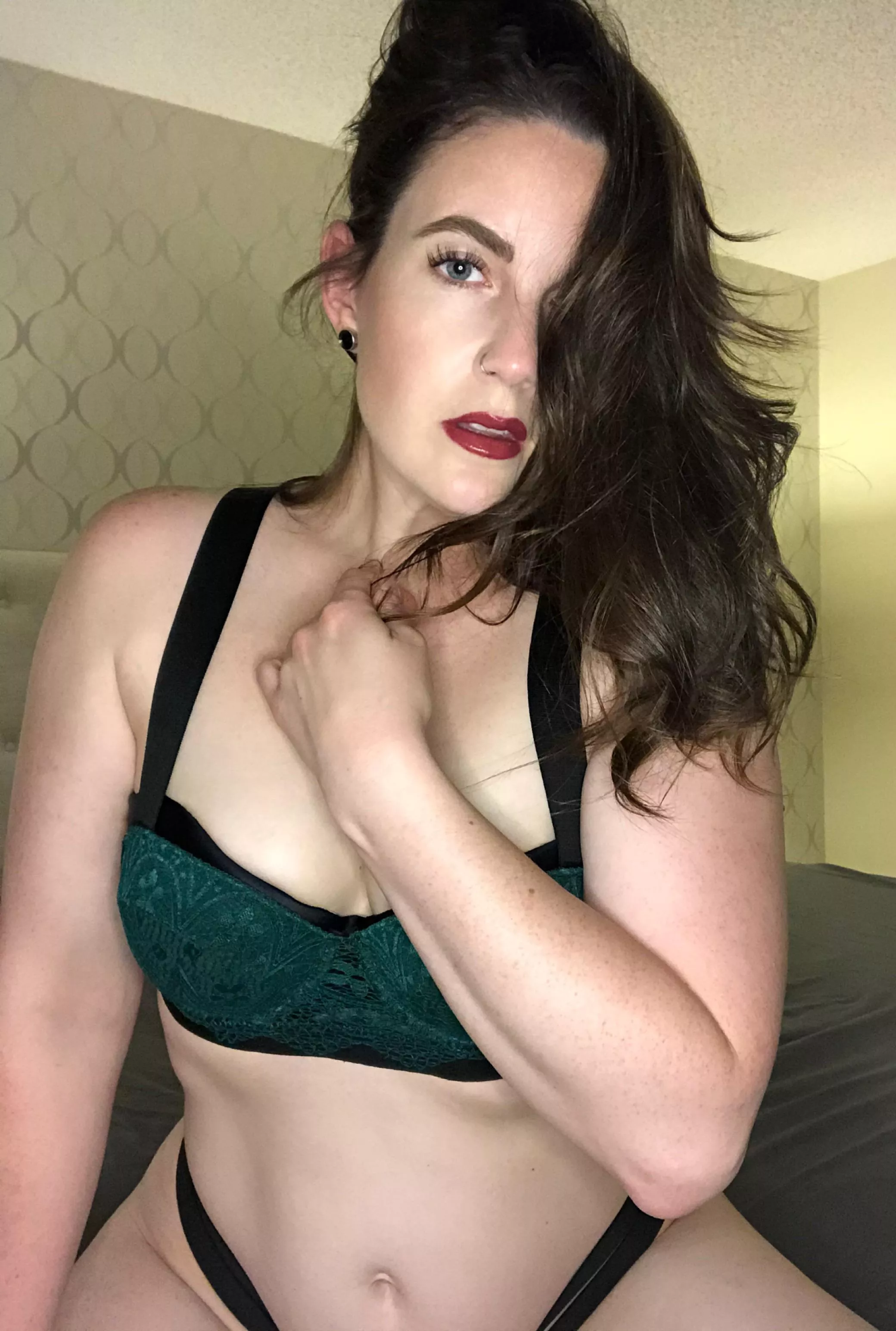 Don’t I look good in green?