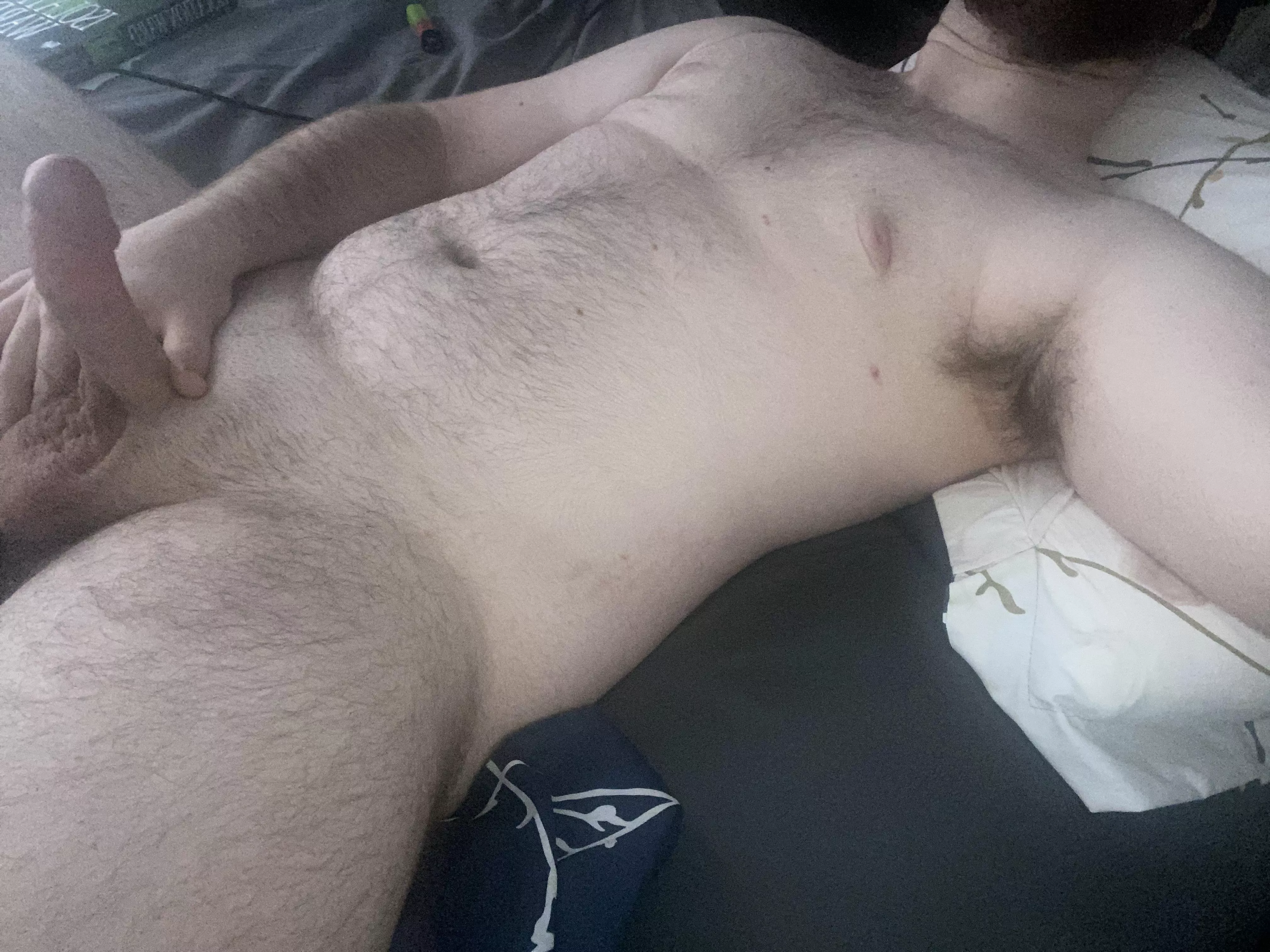 Don’t know how to feel about shaving my bush 🤔