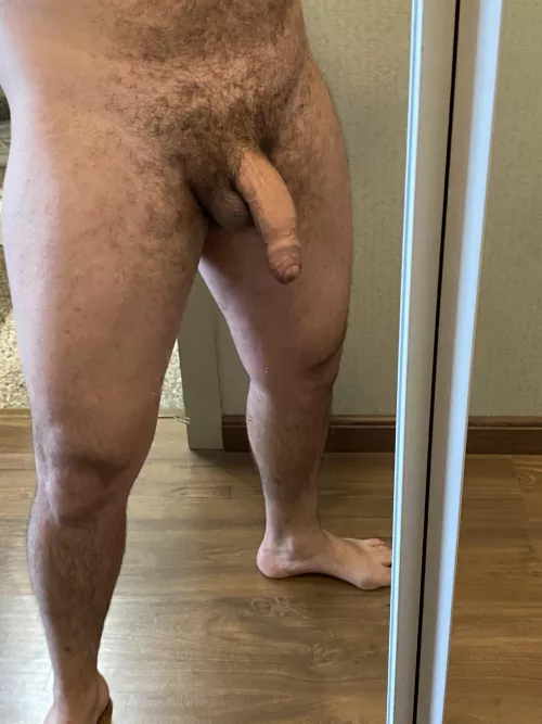 Donβt look my cock. Look my feets. π