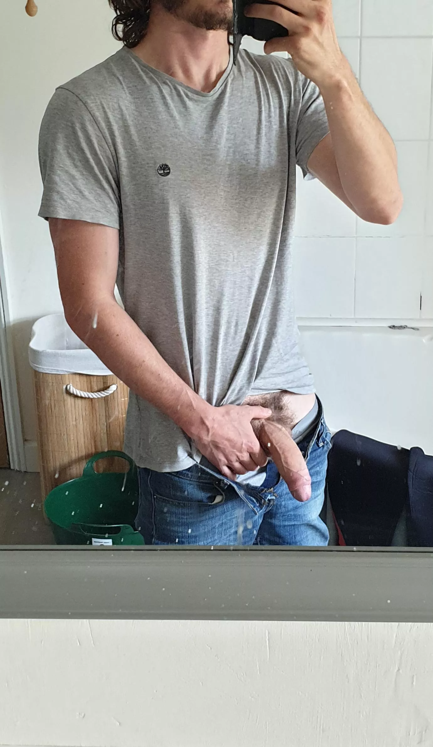 Don't mind the dirty mirror Don't mind the dirty mirror