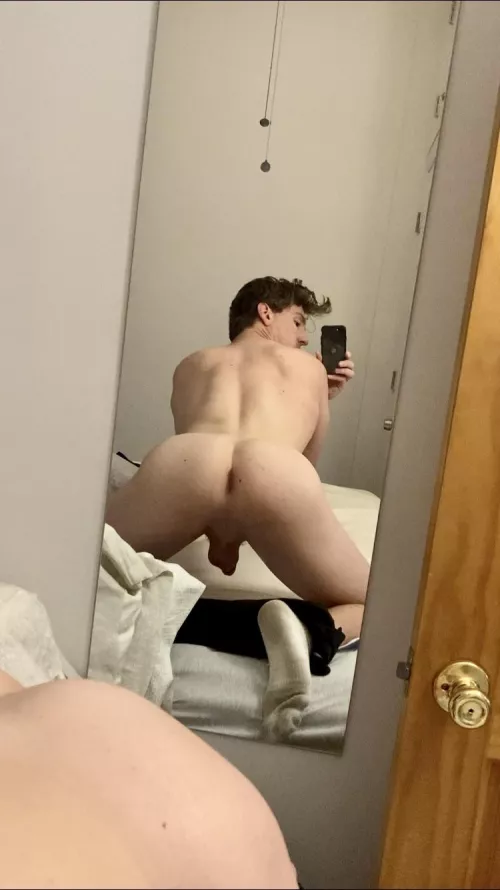 Donโt mind the dirty socks๐