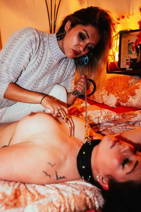 Don't move, or it's going to hurt more 😏