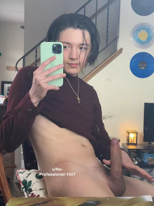 Don’t you love the smell of pubes?