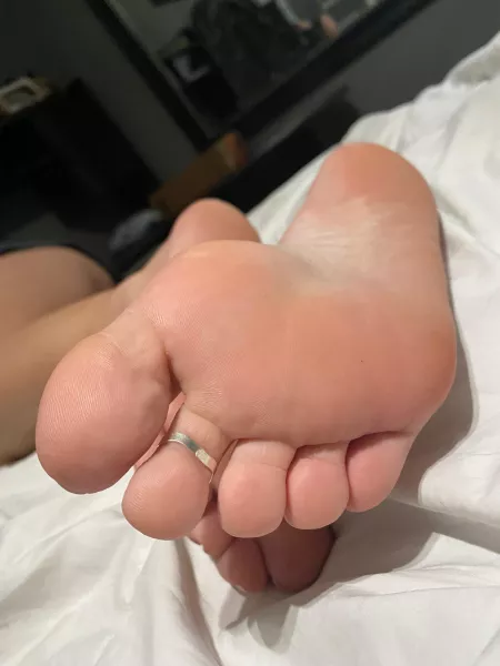 Donβt you wish your face could be this close to my soles?