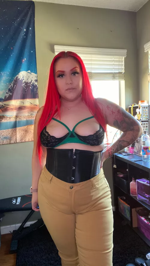 Dose this Qualify as Cleavage? 😘💋💋