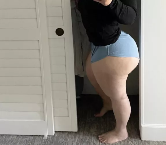 double cheek’d up on a tuesday afternoon🥴