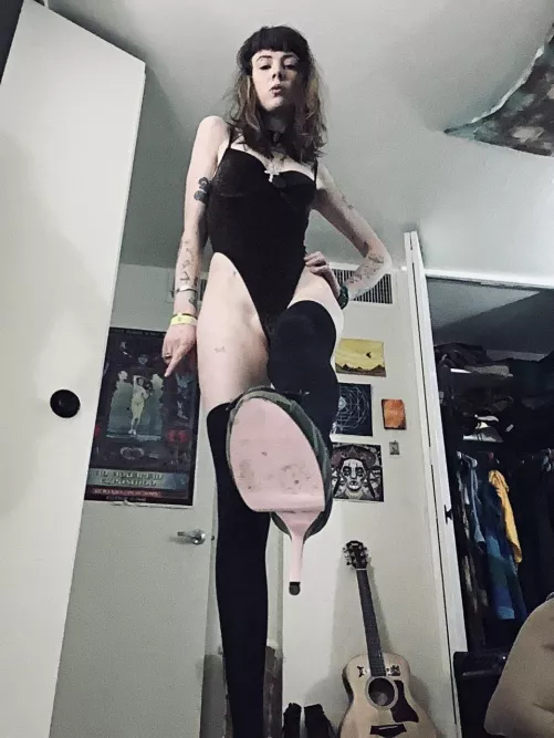 🐶 Down, puppy— can you lick them clean for Mistress?! 😜👠 it’s a pity you’ll never get a bone… 😢🦴 but that’s reserved for the Alpha!! 😈💅✨ [selling]