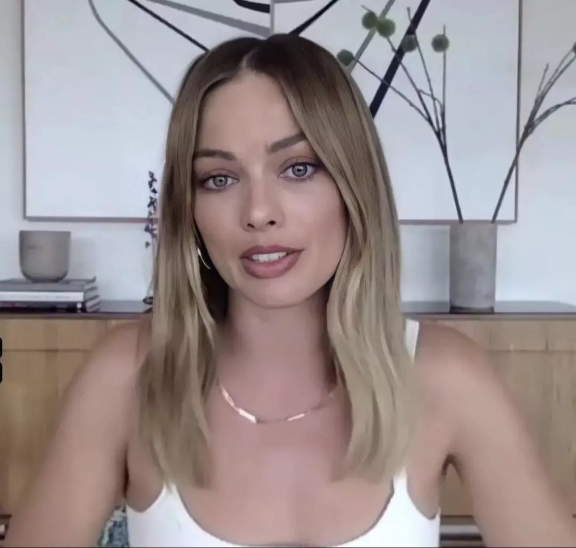 Drain me for Margot Robbie