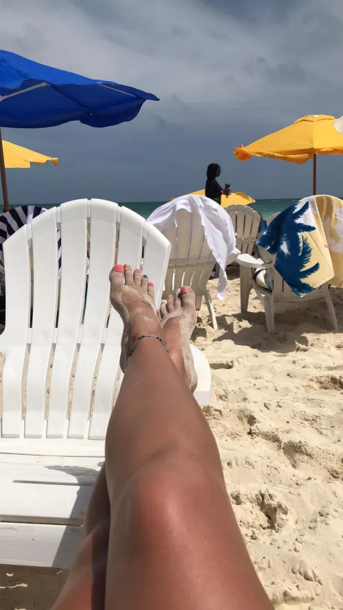 Dreaming of being back on the beach with my toes in the sand! What about you?