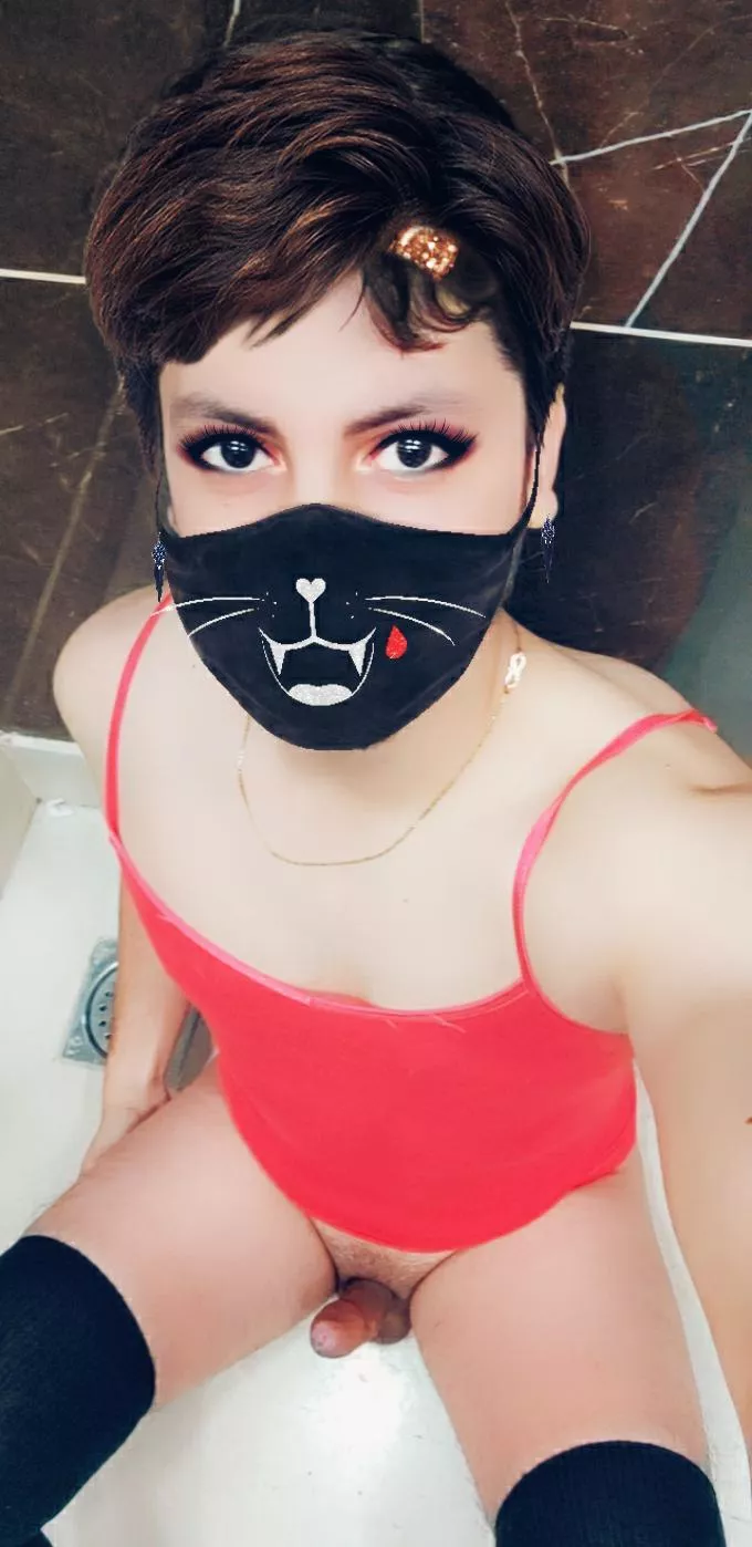 Dressed up a little for this sub, the excitement is very evident 😘👄😅