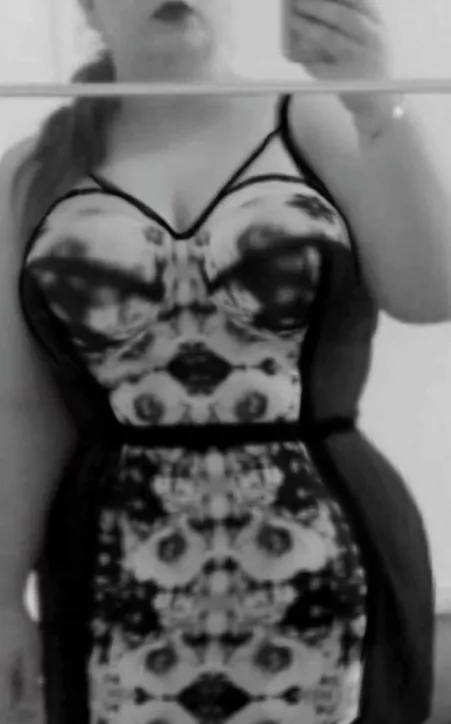 dressed up and waiting for you to come fuck me 😏