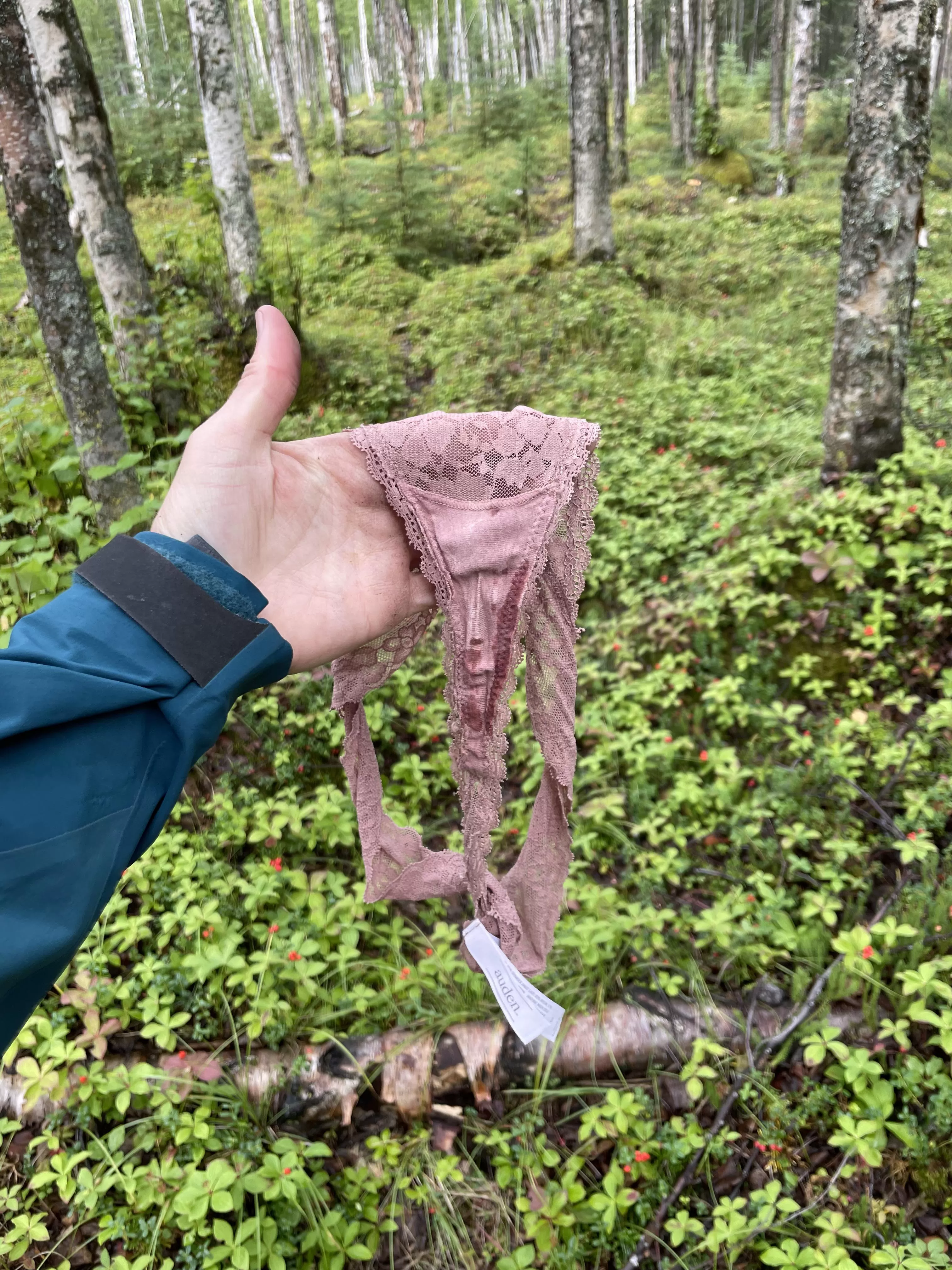 Dribble happens….especially in the woods (leave no trace - aka no TP) 🤭🥰🥰😘 Dribble happens….especially in the woods (leave no trace - aka no TP) 🤭🥰🥰😘