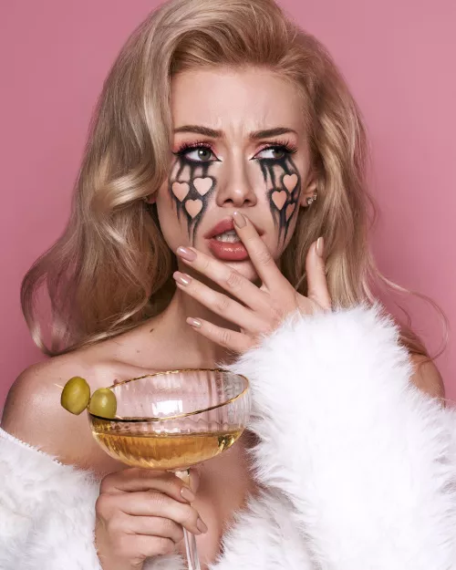 Drink Away The Tears (@crystal.viktoria)