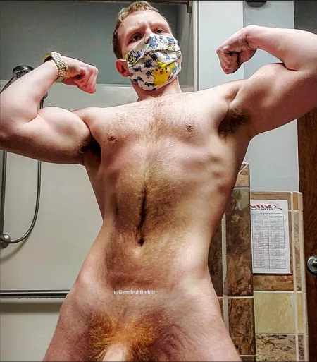 Drop to your knees for me 🍆💪👑