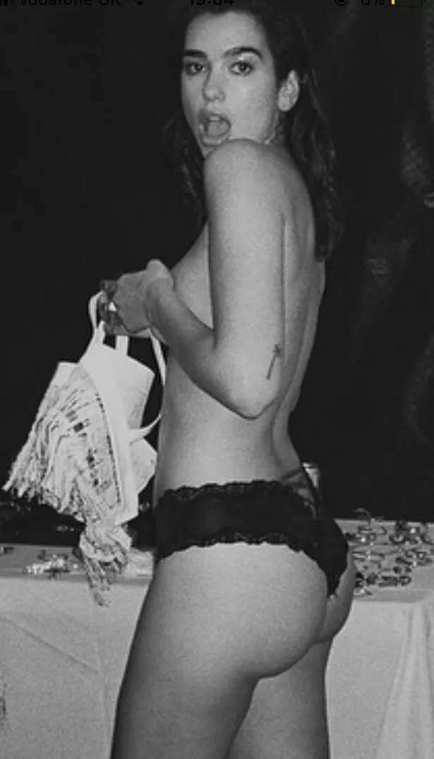 Dua Lipa has me weak as fuck! Any Buds want to be serviced for her?