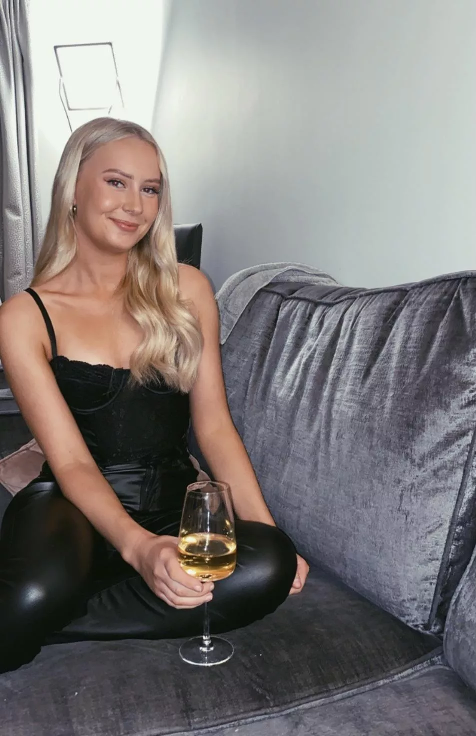 Dunno bout you but I’m jumping onto the couch with her…