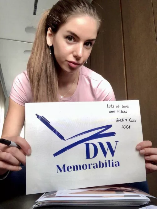 DW Memorabilia (@DwMemorabilia)