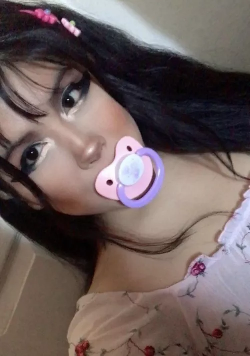 dyed my hair back my natural color and I don’t know if I like it yet but my shirt pretty :)