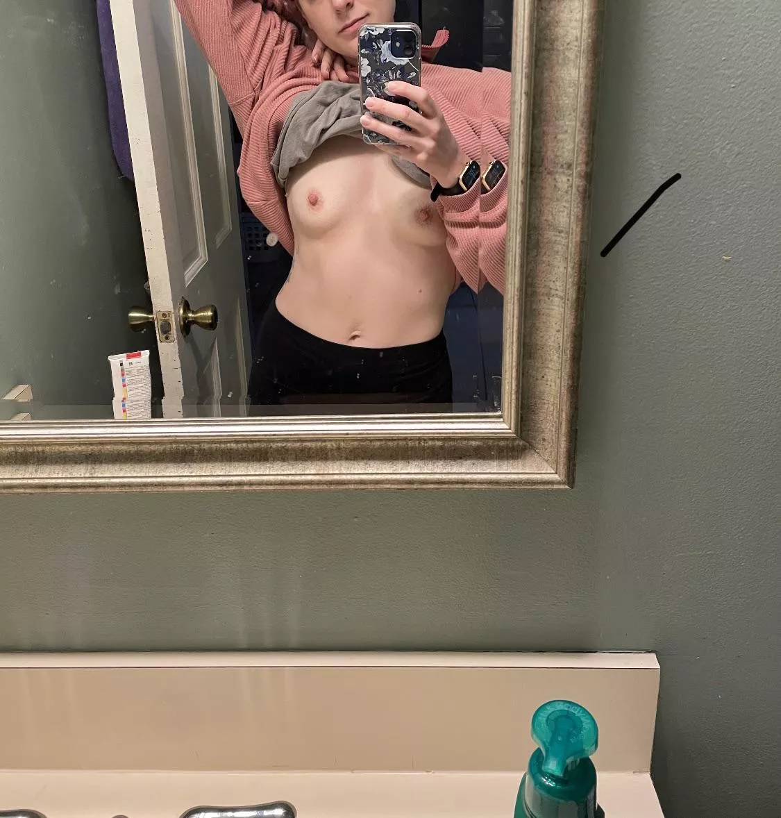 Early thirties MILF tits