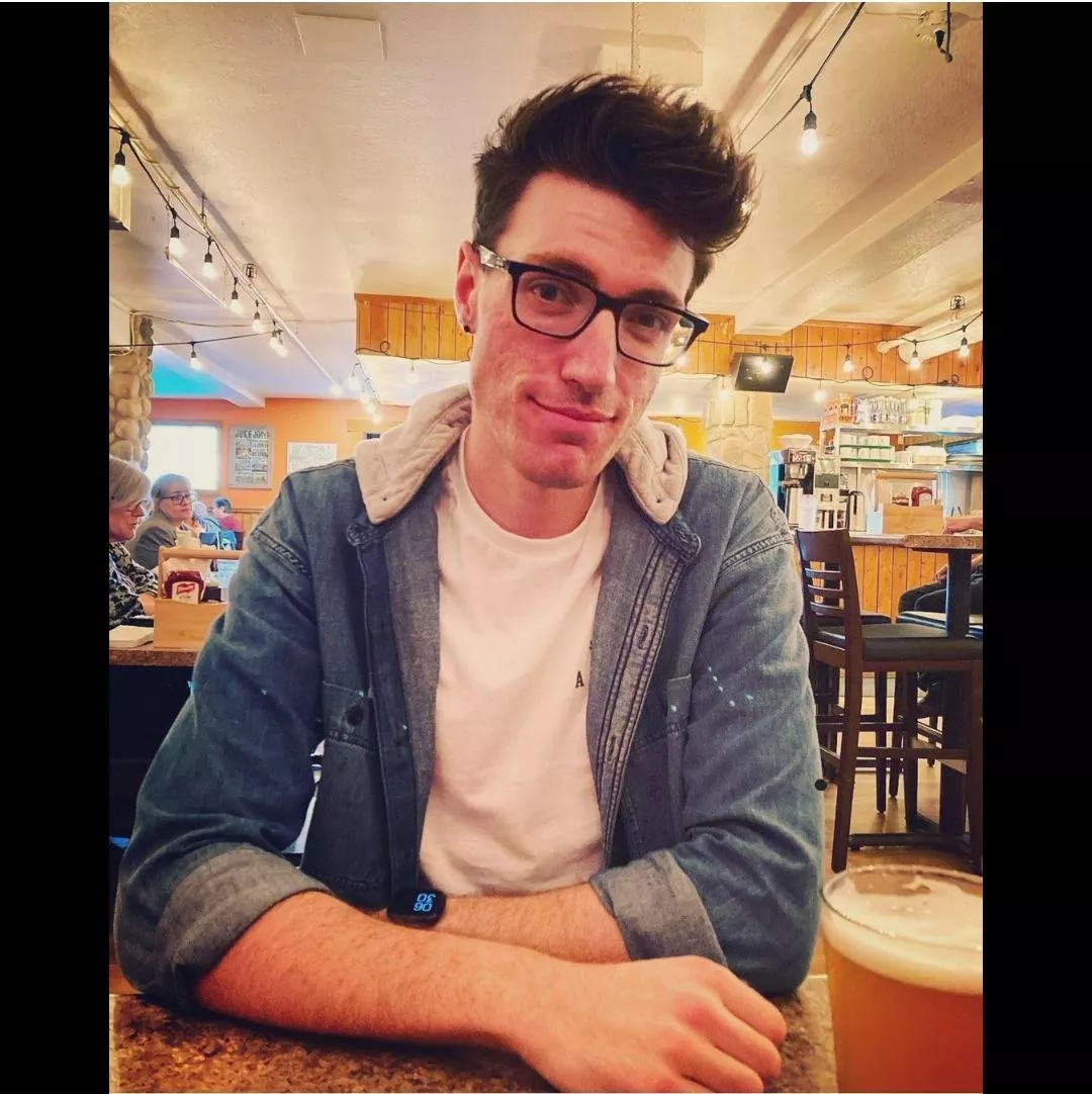 Eating out with friends and someone found my good side 😂