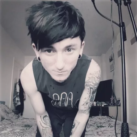 Edgey black and white filter tho