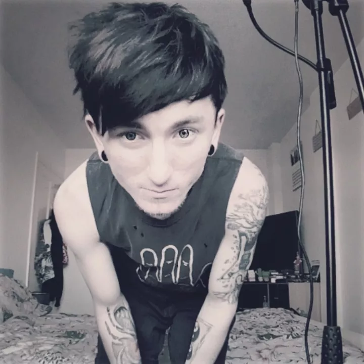 Edgey black and white filter tho