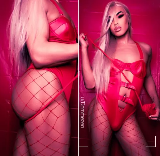 Either I'm getting tied up or you are 😈 both ways sound like fun to me 💦💦😈