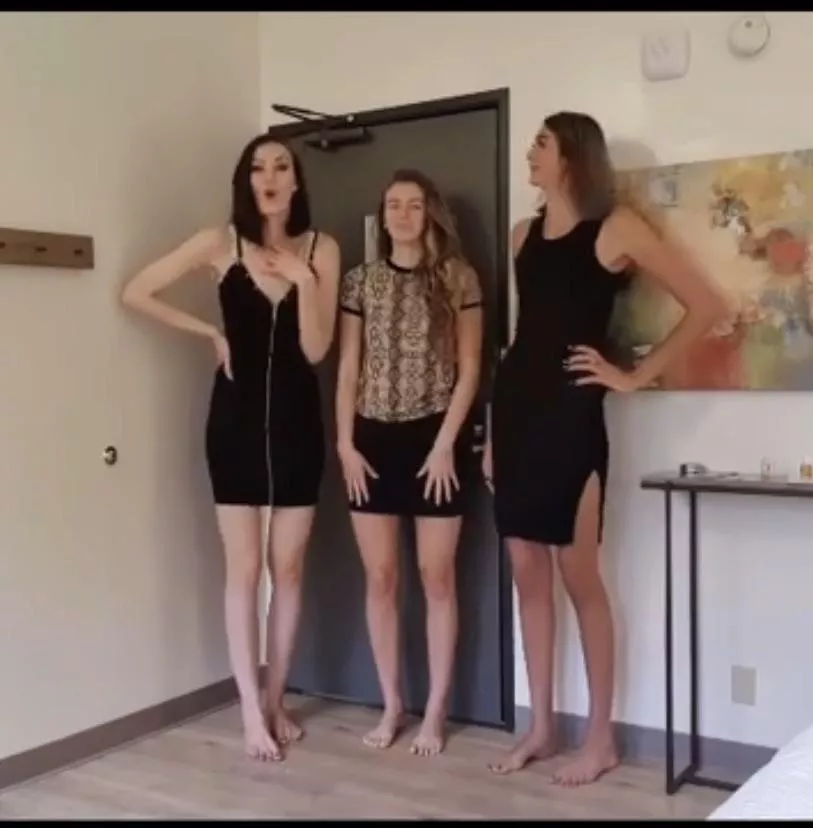 Ekaterina Lisina 6”9, woman in middle 6”4, Savvy Trap 6”9