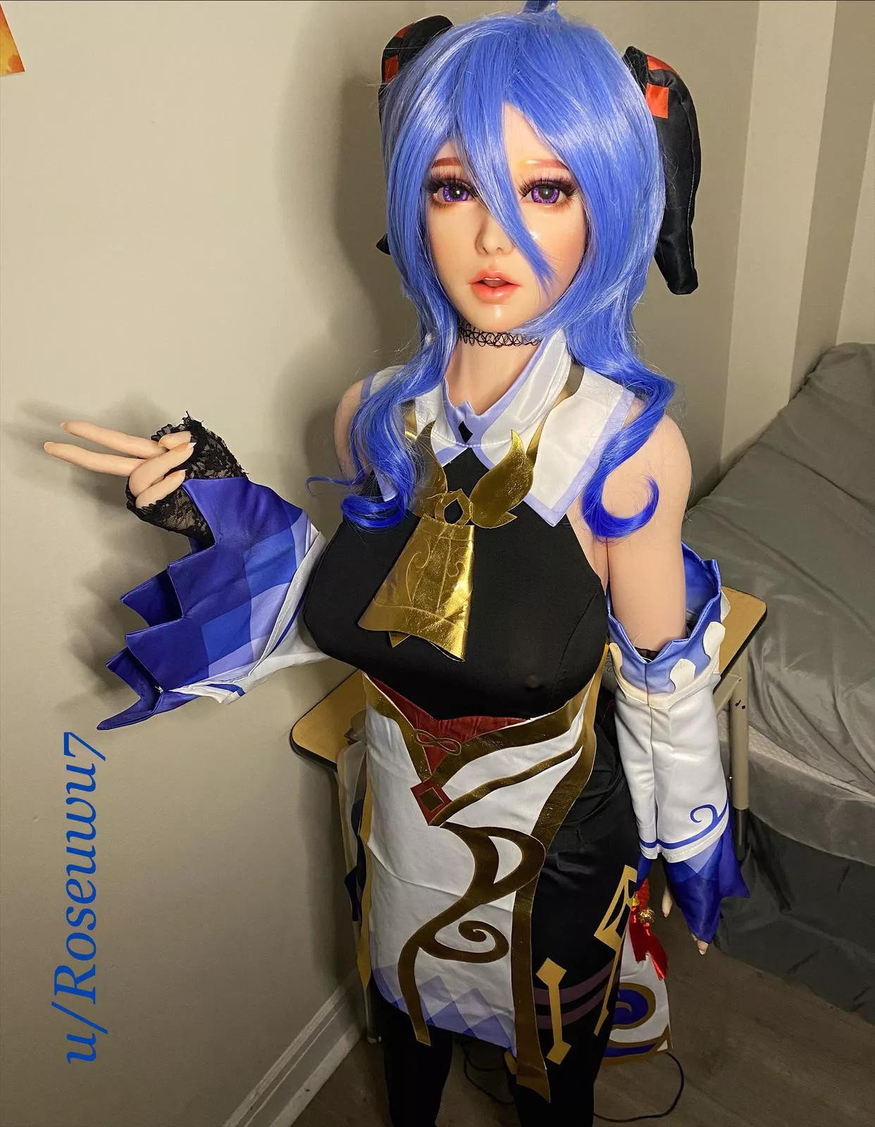 Elizabeth cosplaying as Ganyu. 💕