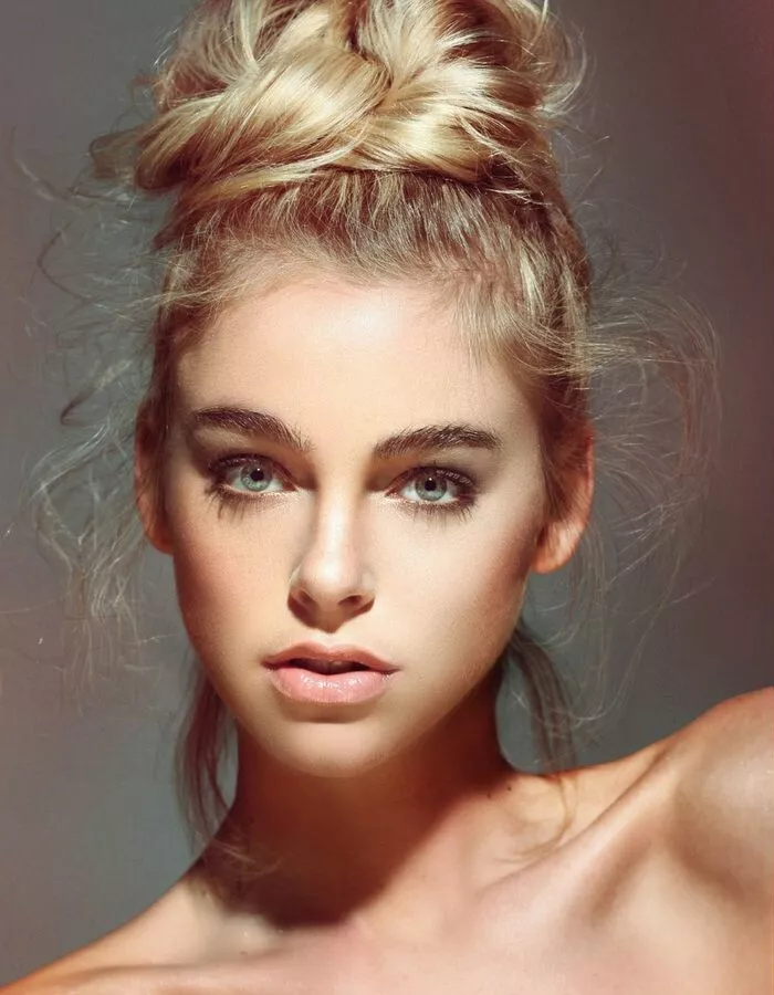 Elizabeth Turner -- a head shot from early in her career