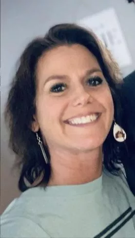 Enjoy a cucks pretty mommy. Always waiting for a load on her face.