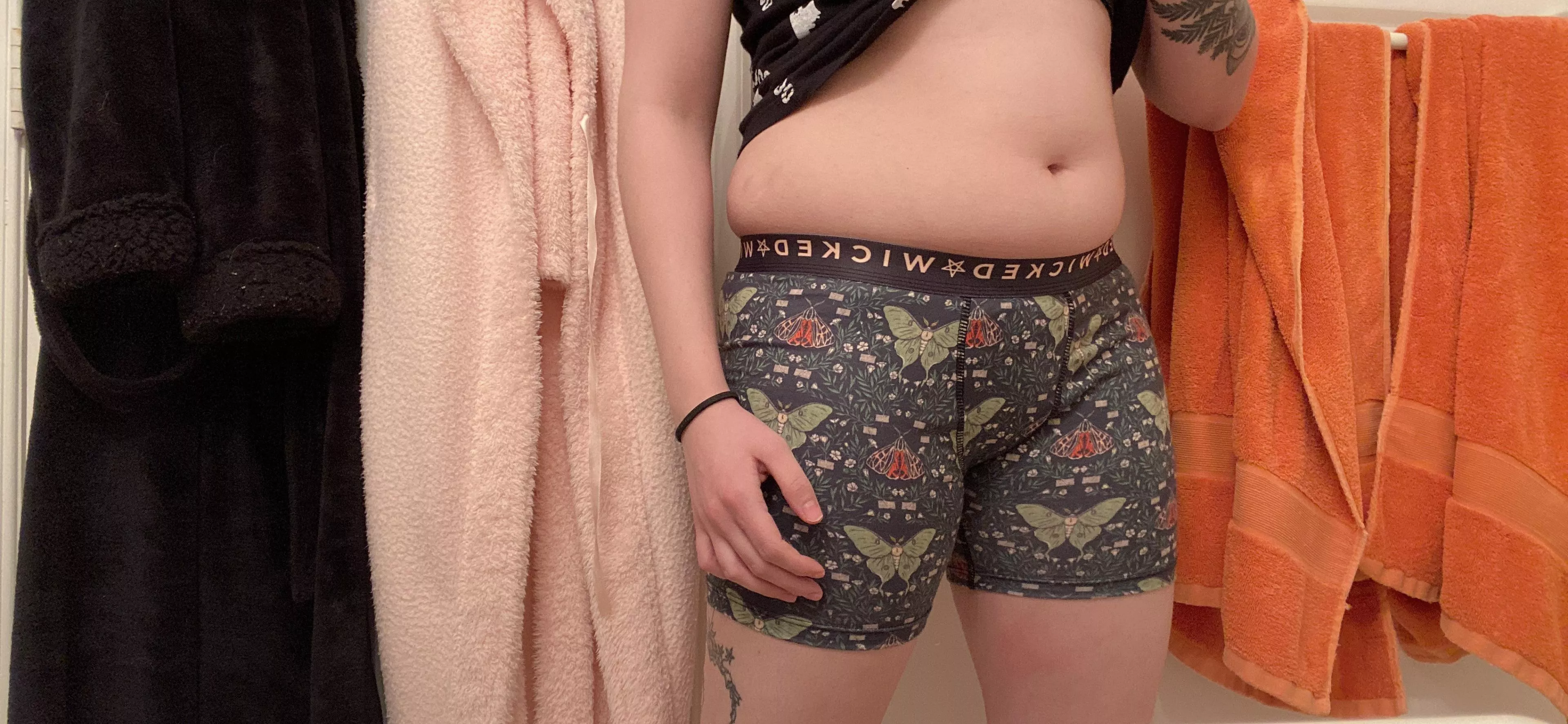 Enjoying my boxers too much to not share 🔥