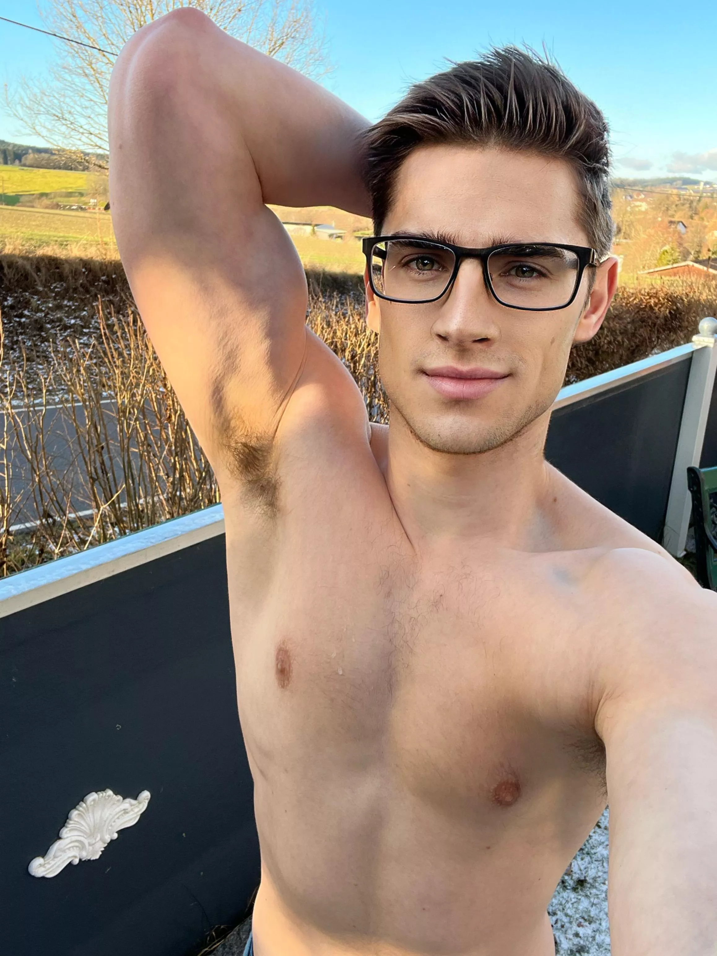 Enjoying the sun. Sadly here in Germany the sun goes down at 4pm where I live :/