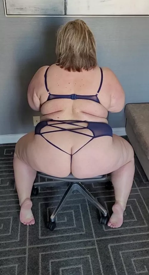 Entertain me on this boring Sunday