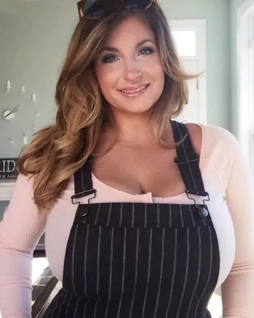 Even dungarees can't hide them