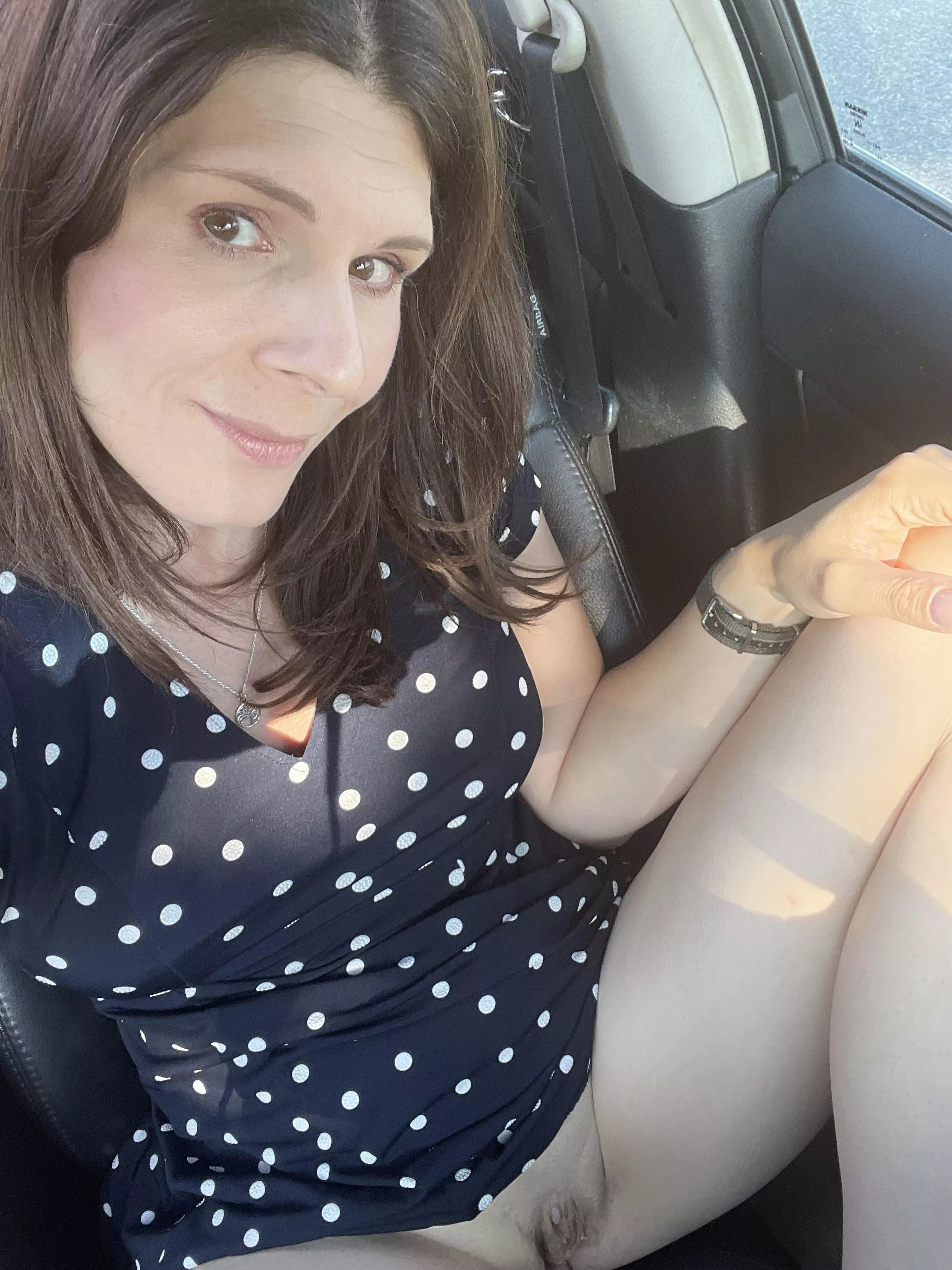 Even in this chilly weather…I make time to show off my femininity (40F) Even in this chilly weather…I make time to show off my femininity (40F)
