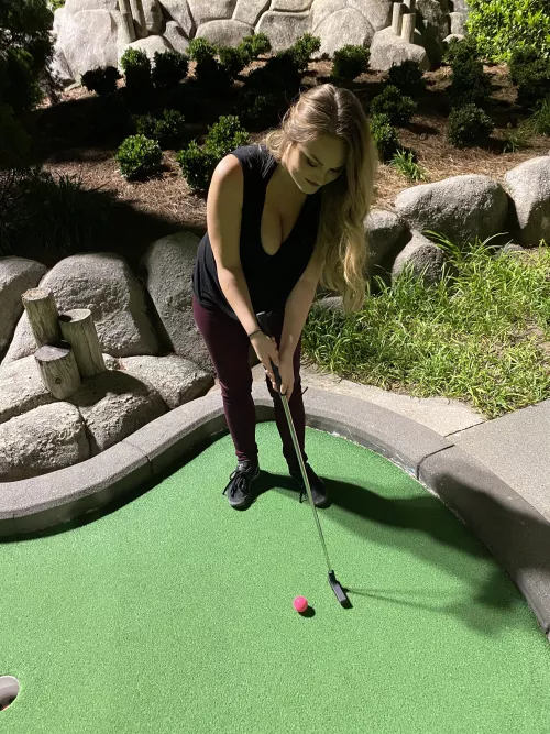 Even mini golfing I’m a slut 🤷♀️