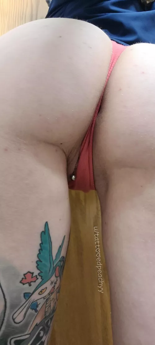 Even my booty ledge has a hidden freckle 😍