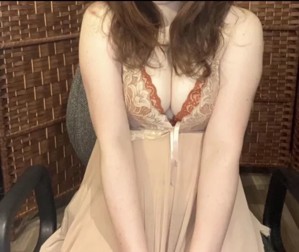 Even though I’m a married mom, I love to cum with others ;) (34,f)