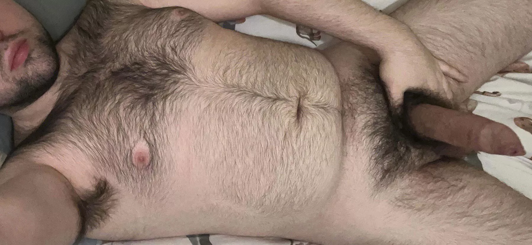 Evening boys! Wanna have some fun together? 🐻