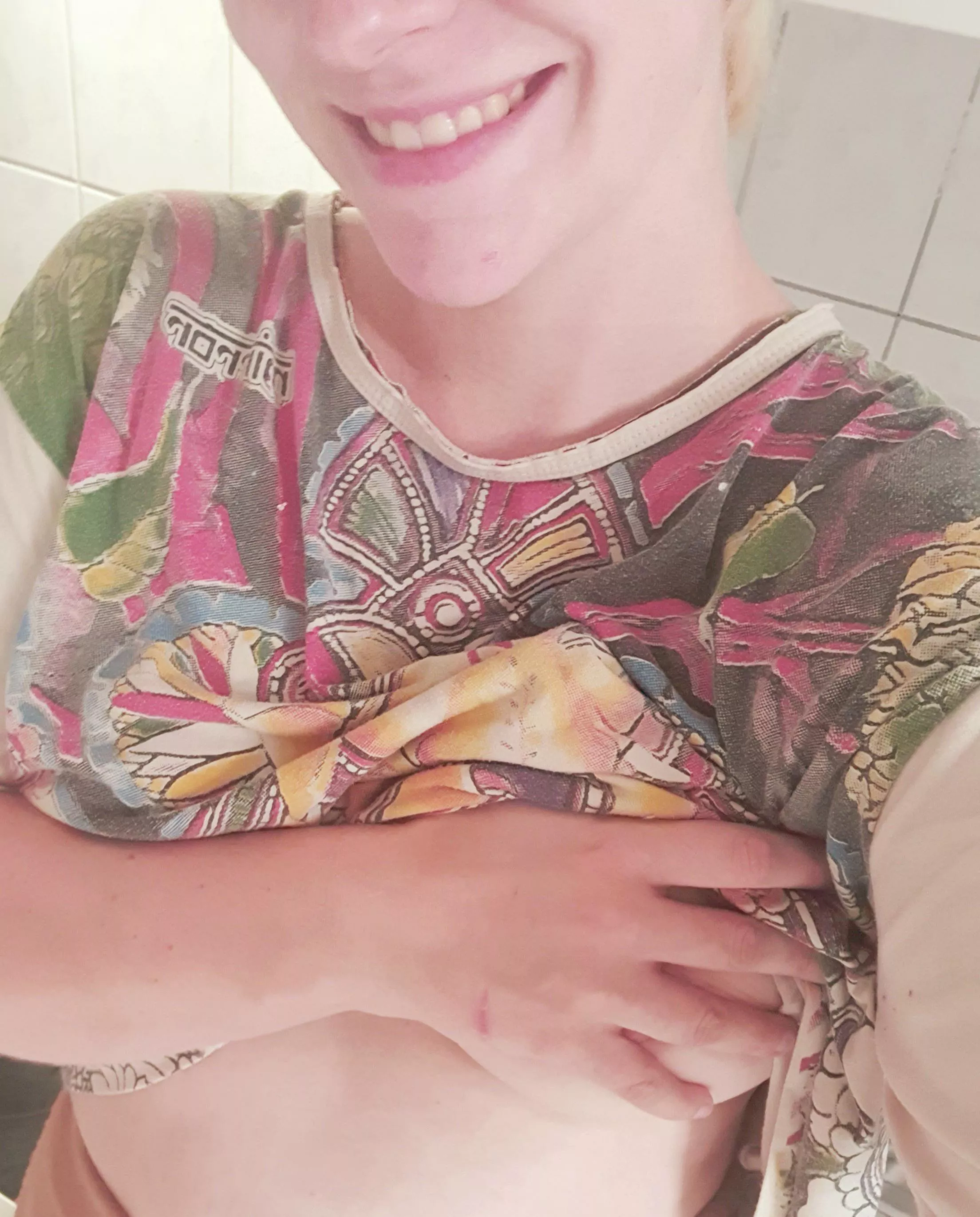 Ever wonder what's under there? 😘💋