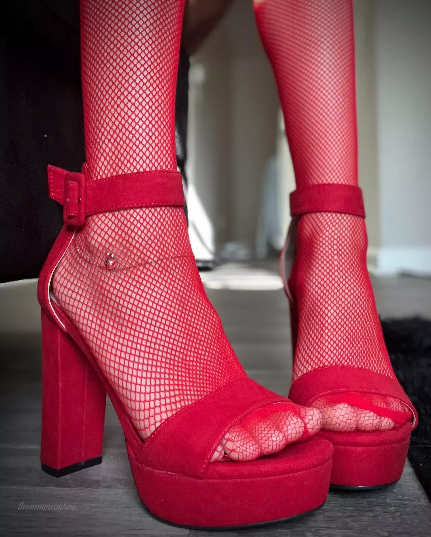 Every day is Valentine’s Day with these feet ❤️‍🔥