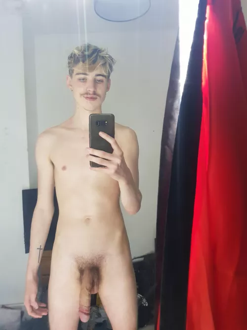 Everyone here is ripped, maybe there's some love for skinny guys too? (M20)