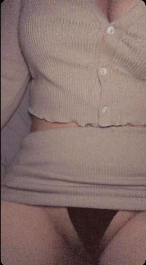 Everyone loves an outfit with easy access right? Click on post to see it!