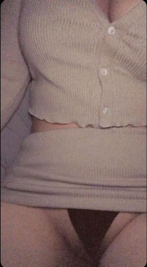 Everyone loves an outfit with easy access right? Click on post to see it!